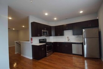 Building Photo - 411 N 41st St