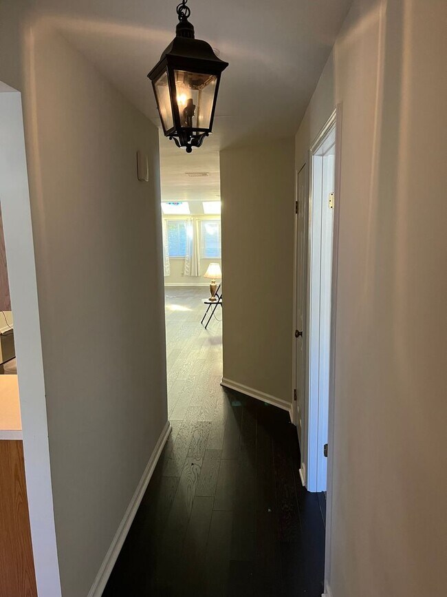 Foto del edificio - 2-bedroom, 1.5-bath in North Haven