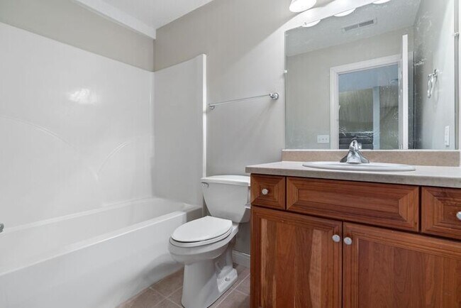 Foto del edificio - $2,695 | 4 Bedroom, 3.5 Bathroom Multi Flo...