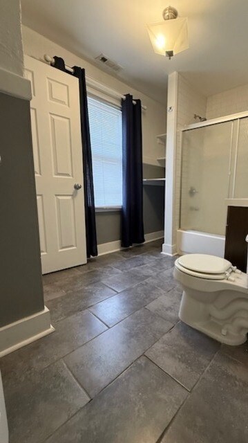 Foto del edificio - 1105 N Clinton Blvd