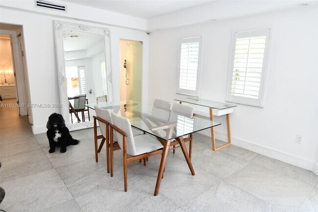 Foto del edificio - 2918 Bird Ave