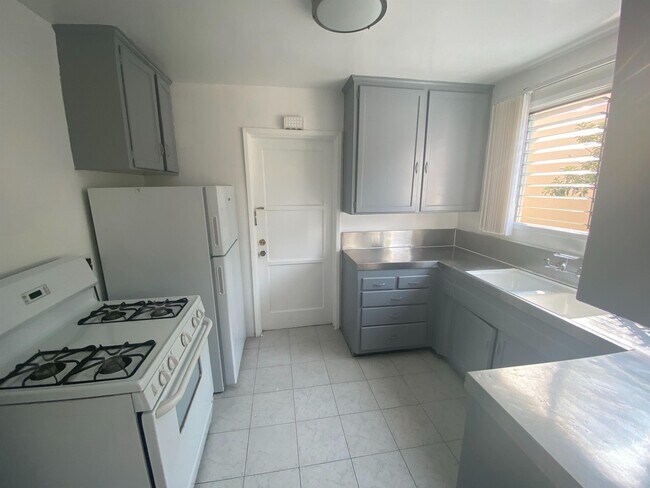 Foto del edificio - 2471 Silver Lake Blvd