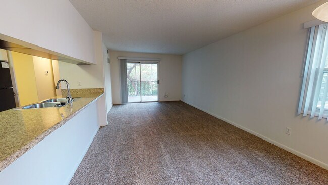 Interior Photo - Brookridge