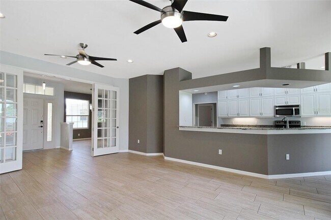 Foto del edificio - 4815 77th St E