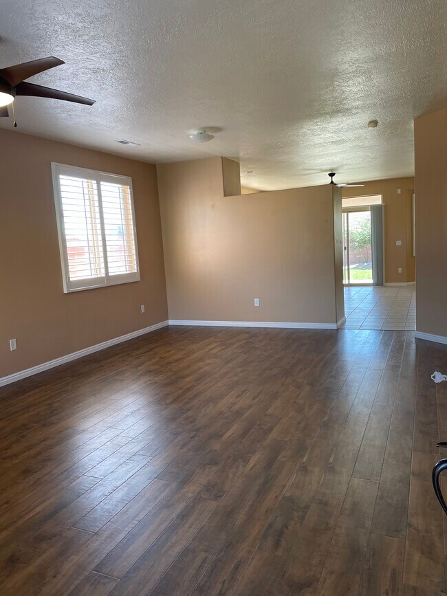 Foto del edificio - 3272 E Hidden Springs Dr