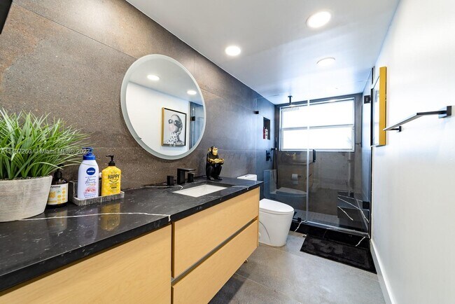 Foto del edificio - 3366 NE 168th St