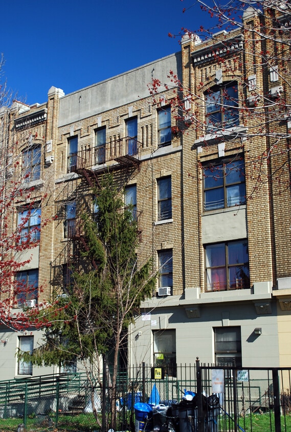 View along Eastern Parkway - 1073 Eastern Parkway