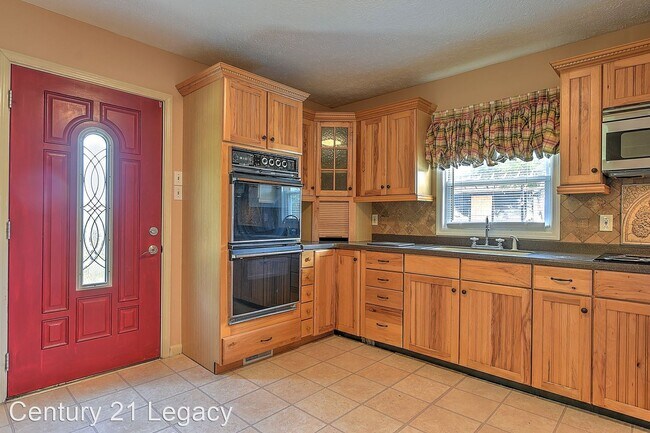 Building Photo - 1 br, 1 bath House - 1016 Walnut Ave