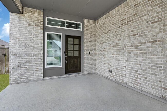 Foto del edificio - 24634 Carleton Lake Ln