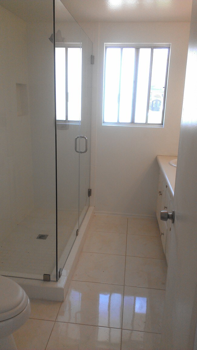 Building Photo - 1226 Azalea Ct