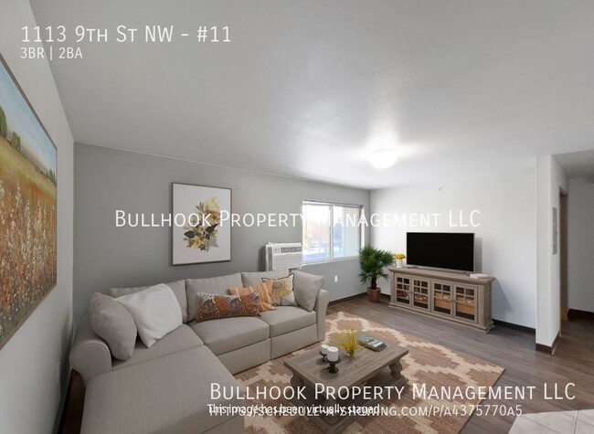 Building Photo - Welcome to this move-in-ready freshly pain...
