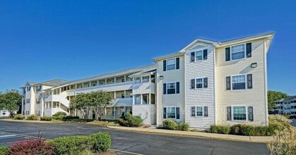 Building Photo - 17275 King Philip Way