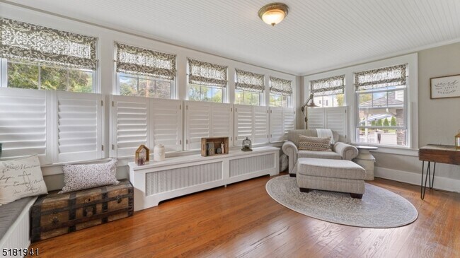 Foto del edificio - 637 Hillcrest Blvd