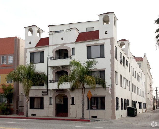 Primary Photo - Davis Apartments