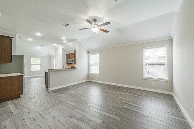 Building Photo - 13706 Drakeford Ct