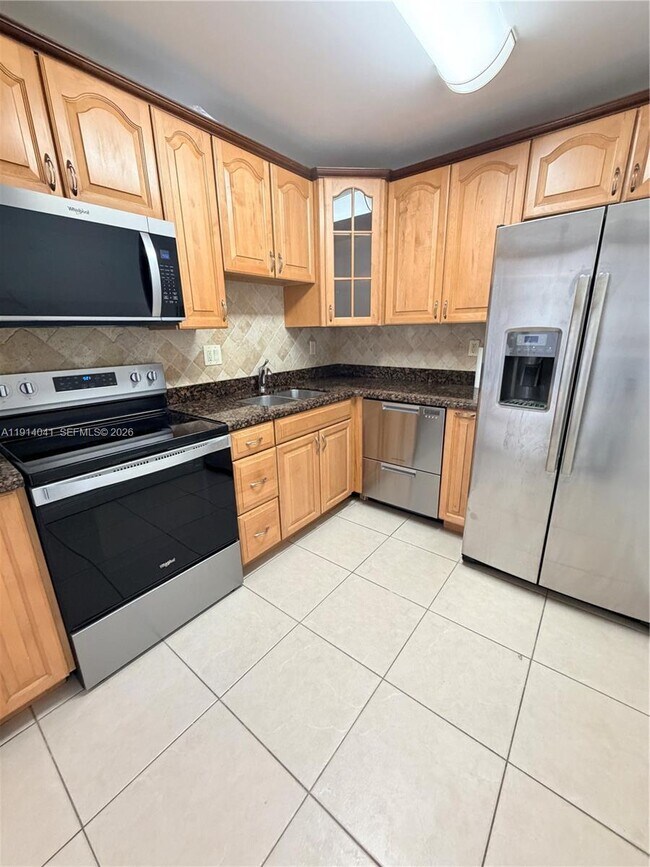 Foto del edificio - 3701 N Country Club Dr