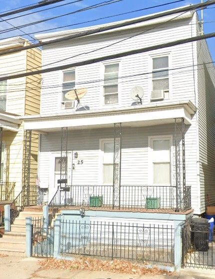 Primary Photo - 25 E 18th St