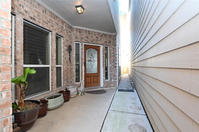 Foto del edificio - 3 Bed Single-Family Home in Timbergrove Terrace 77008 in Gated Community