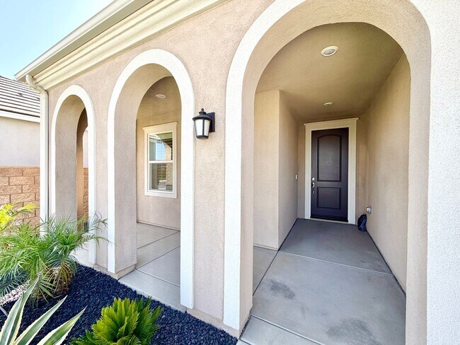 Foto del edificio - Spacious Heritage Lake Home with Solar & Main-Level Primary Suite