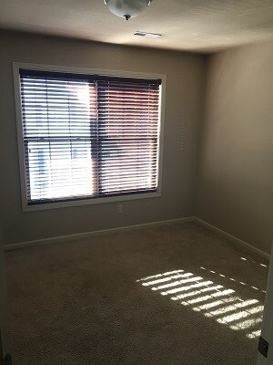 Foto del edificio - 102 Essex Ln