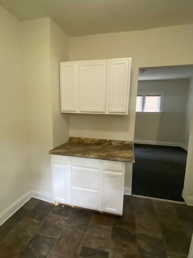 Foto del edificio - 9808 Parmelee Ave