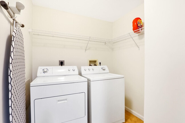 Building Photo - 276 Murcia Dr