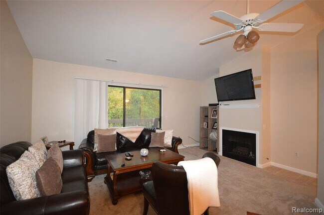 Building Photo - 409 Water Tower Cir