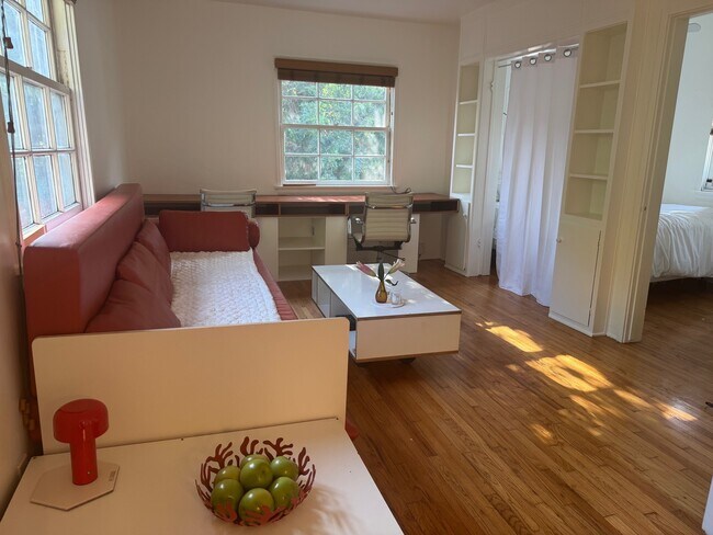 Foto del edificio - 854 Sayre Ln