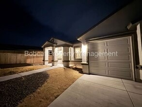 Building Photo - 925 Cranfield Ct