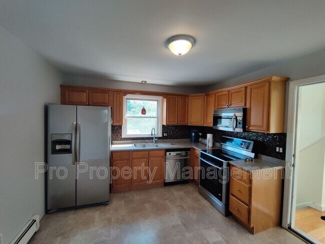 Foto del edificio - 135 Hillcrest Road