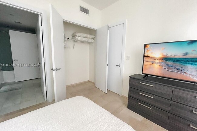 Foto del edificio - 1050 Brickell Ave