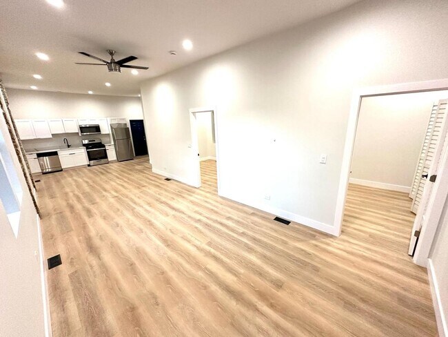 Foto del edificio - 952 W 18th St