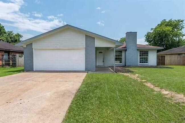 Foto del edificio - 4915 Sassafras Ln