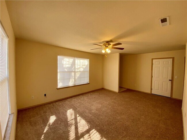 Foto del edificio - 3088 Singletree Ave