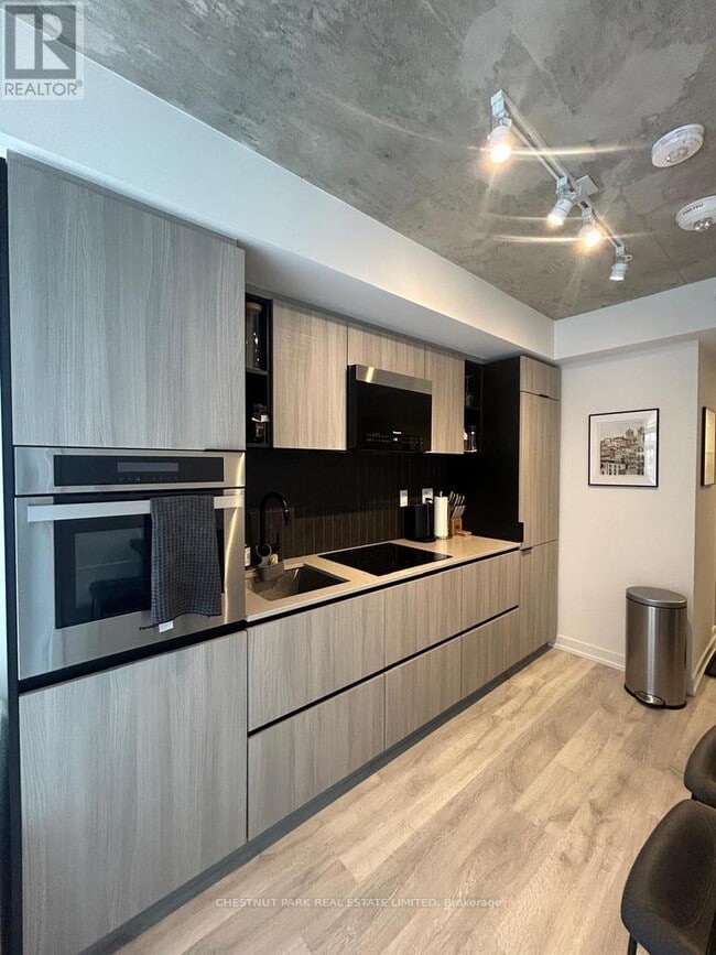 Building Photo - 2 Augusta Ave