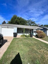 Building Photo - 2622 S 35th Ave