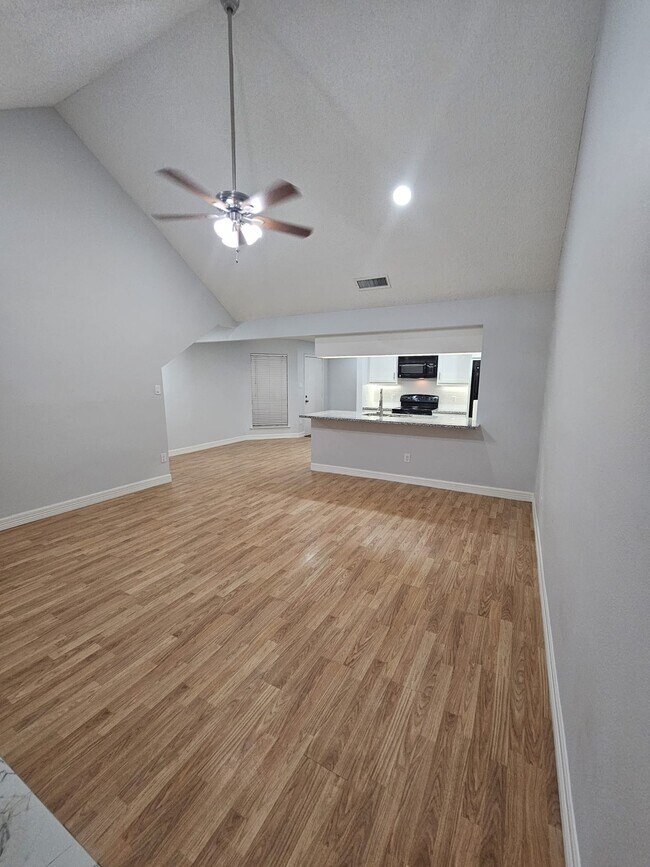 Foto del edificio - 6601 Sands Point Dr