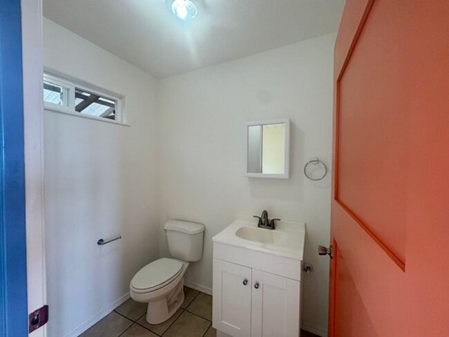 Building Photo - Captain Cook 2 bedroom 2 bathroom Unfurnis...