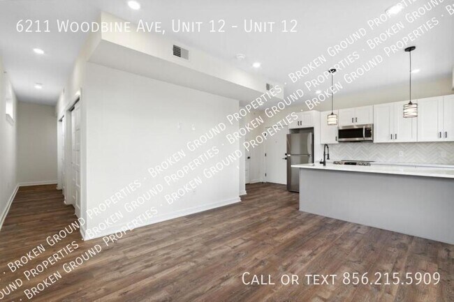 Foto del edificio - 6211 Woodbine Ave
