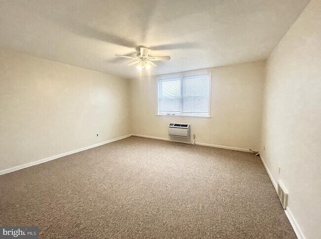 Foto del edificio - 1409 N 76th St