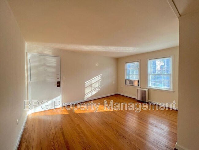 Foto del edificio - 5721 11th St N