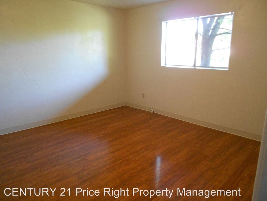 Building Photo - 1415 Wallace Dr