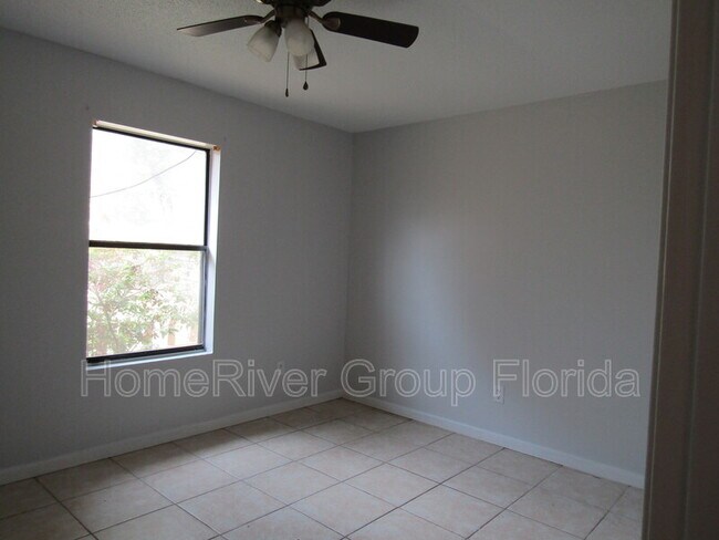 Building Photo - 3399 Green Briar Cir
