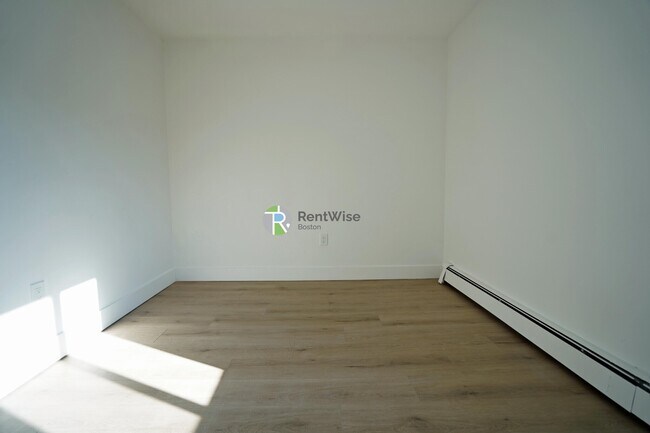 Foto del edificio - 745 E 6th St