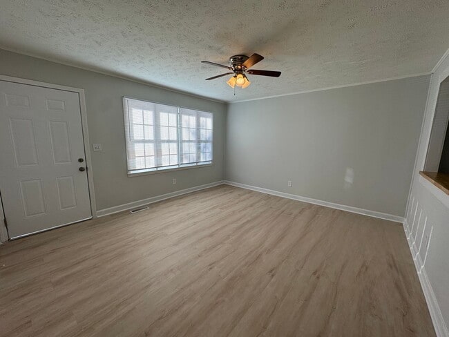 Building Photo - 637 SC-905