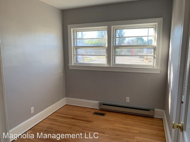 Building Photo - 3 br, 1 bath House - 1212 Dabney Dr.