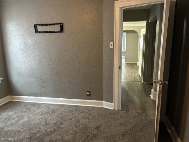 Foto del edificio - 3 br, 1 bath Duplex - 4207 Devonshire Road...