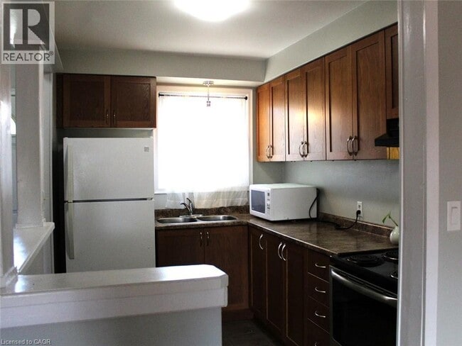 Building Photo - 11 Colmar Pl