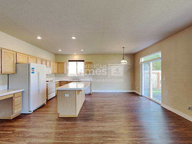 Building Photo - 35598 Alderwood Drive