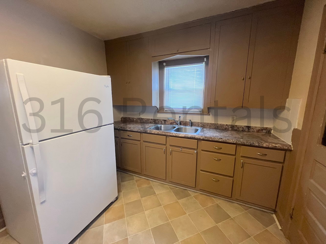 Foto del edificio - $899 - 3 bed 1 bath home - Single Family Home